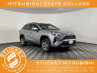 Used 2022 Toyota RAV4 XLE w/ Carpet Mat Package (TMS)