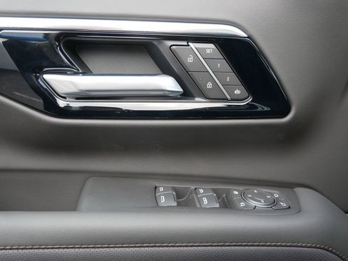 New 2026 Chevrolet Suburban High Country AWD/4WD image 15