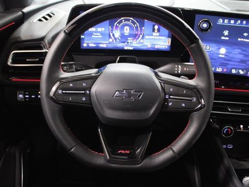 Used 2024 Chevrolet Traverse RS image 34