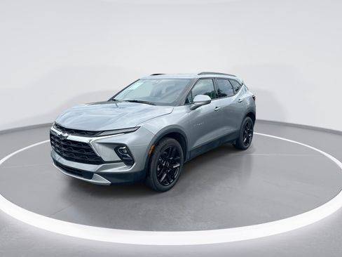 Used 2024 Chevrolet Blazer LT w/ Convenience Package FWD image 5