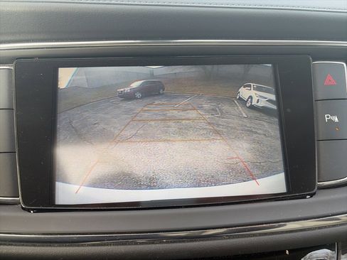 Used 2018 Buick Enclave Essence image 14