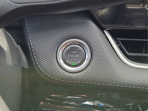 Used 2026 Chevrolet Equinox LT image 30