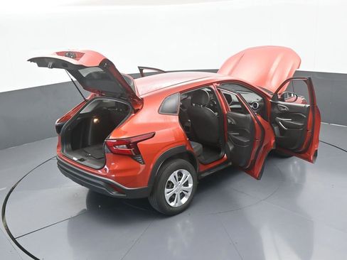 Used 2024 Chevrolet Trax LS image 63