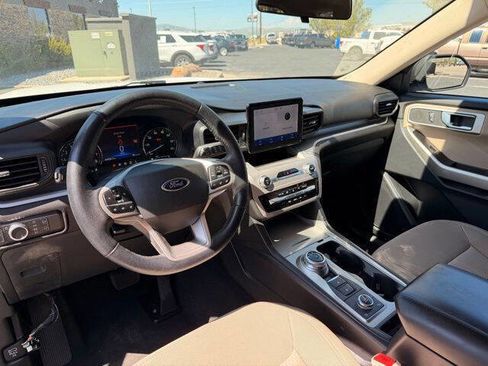 Used 2022 Ford Explorer XLT AWD/4WD image 9