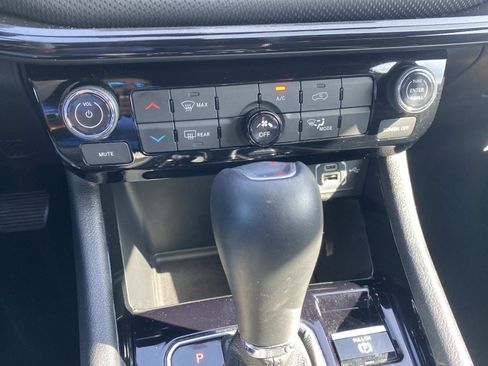 Used 2024 Jeep Compass Latitude w/ Convenience Group image 26