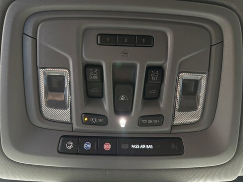 Certified 2022 Chevrolet Silverado 1500 LTZ w/ LTZ Premium Package image 28