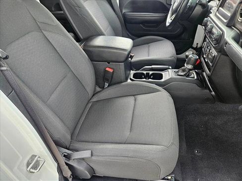 Used 2020 Jeep Gladiator Sport w/ Quick Order Package 24S image 18