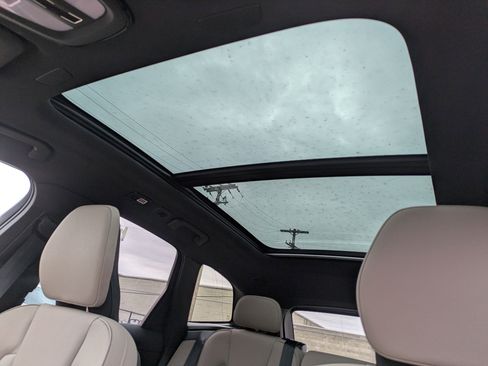 New 2026 Volvo XC60 B5 Plus w/ Protection Package Premier image 14