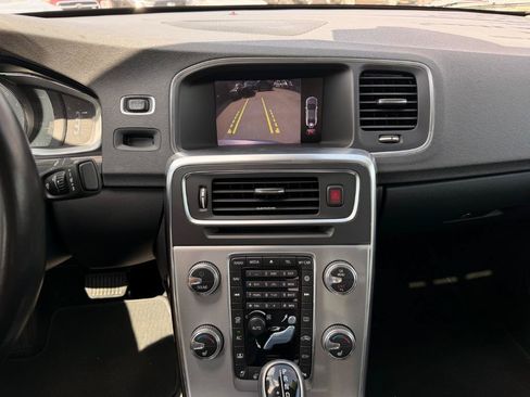 Used 2018 Volvo S60 T5 Inscription FWD image 7