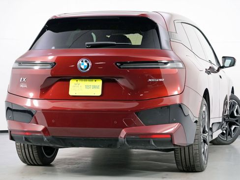 Used 2022 BMW iX xDrive50 w/ Premium Package image 5