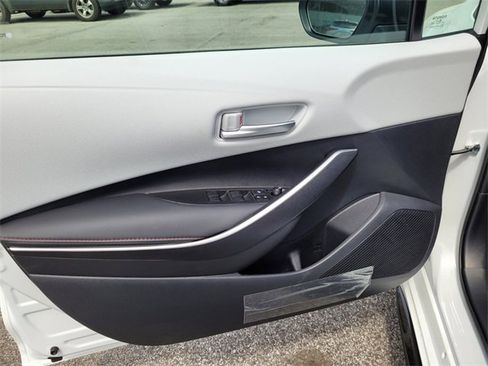 Used 2025 Toyota Corolla SE image 15