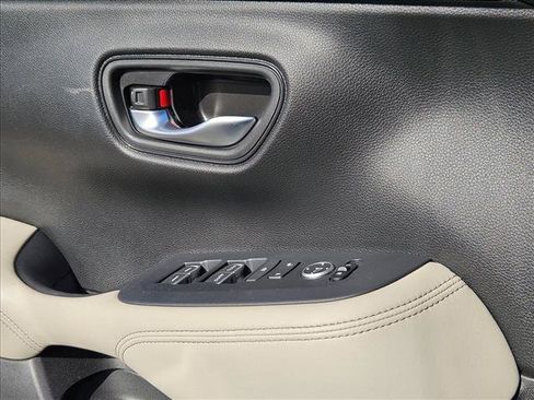 Used 2023 Honda HR-V EX-L image 11