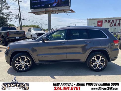 Used 2018 Jeep Grand Cherokee Limited RWD image 39