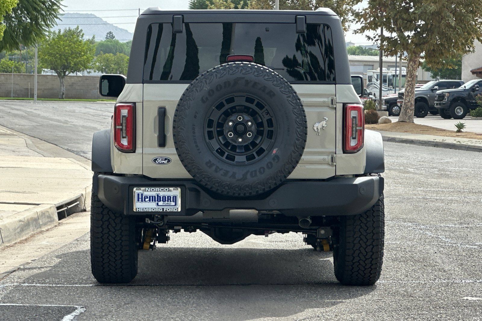 New 2026 Ford Bronco Outer Banks w/ Sasquatch Package AWD/4WD image 5