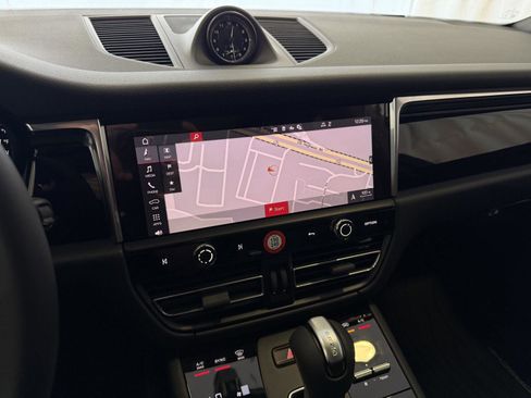 New 2026 Porsche Macan Turbo image 23
