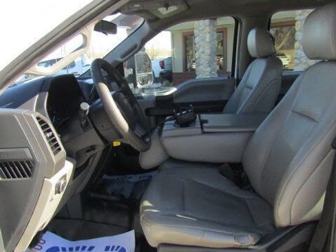 Used 2022 Ford F250 XL w/ Power Equipment Group image 9