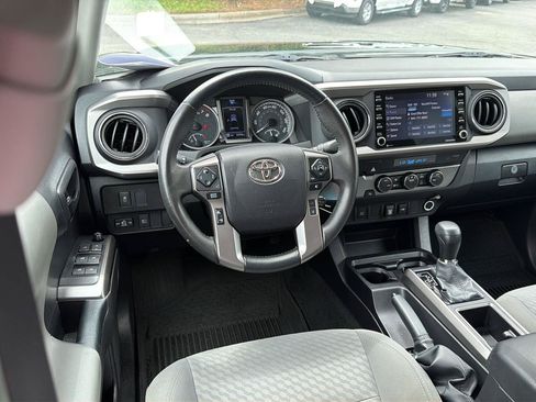 Used 2022 Toyota Tacoma SR5 RWD image 18
