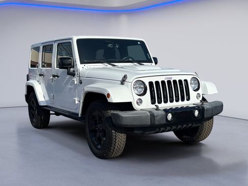Used 2015 Jeep Wrangler Unlimited Sahara image 8