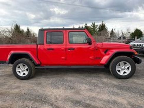 Used 2021 Jeep Gladiator Sport image 4