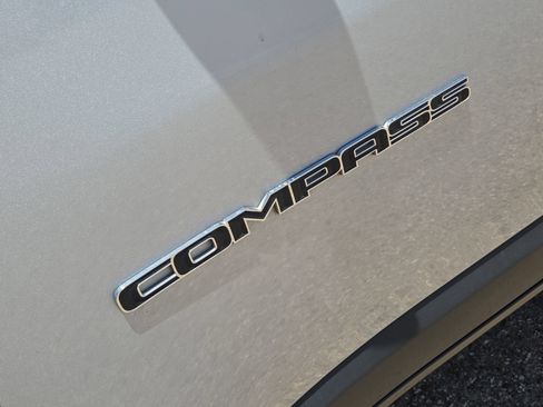 Used 2025 Jeep Compass Limited AWD/4WD image 11