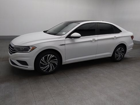 Used 2021 Volkswagen Jetta SEL image 2