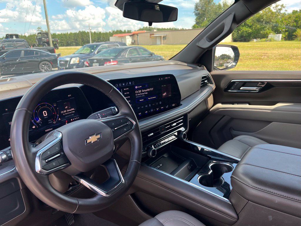 Used 2025 Chevrolet Tahoe LT RWD image 10