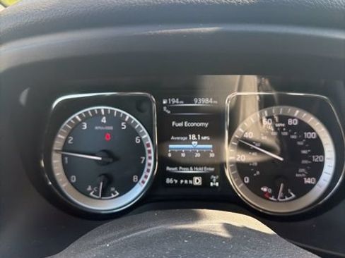 Used 2018 Nissan Titan SV w/ SV Convenience Package AWD/4WD image 11