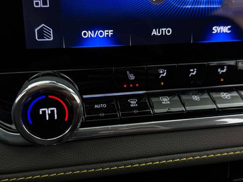 Used 2024 Chevrolet Colorado ZR2 image 24