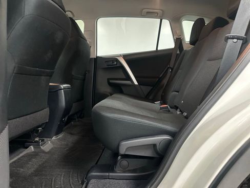 Used 2016 Toyota RAV4 LE image 18