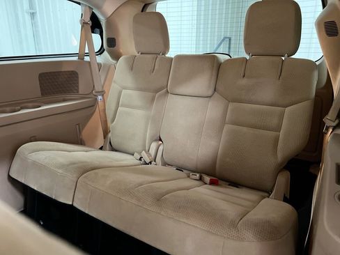 Used 2016 Dodge Grand Caravan SXT FWD image 22