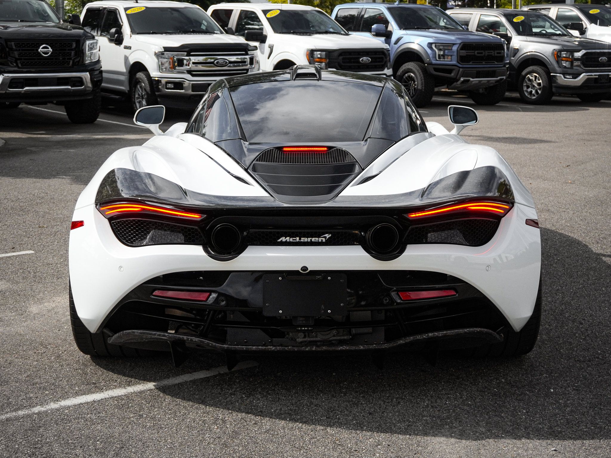 Used 2019 McLaren 720S RWD image 12