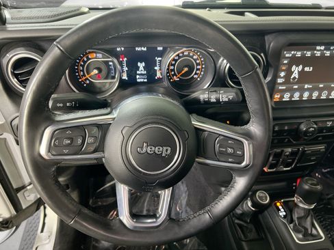 Used 2023 Jeep Wrangler Unlimited Sahara AWD/4WD image 11