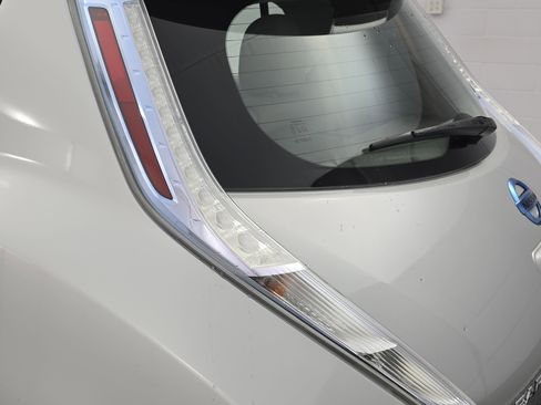 Used 2012 Nissan Leaf SL image 33