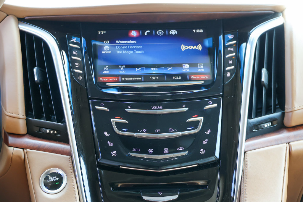 Used 2015 Cadillac Escalade Platinum AWD/4WD image 14