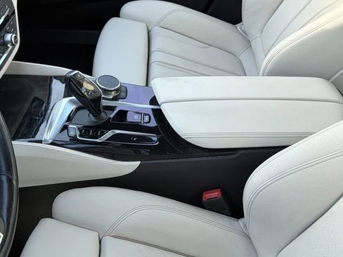 Used 2023 BMW 540i w/ M Sport Package RWD image 5