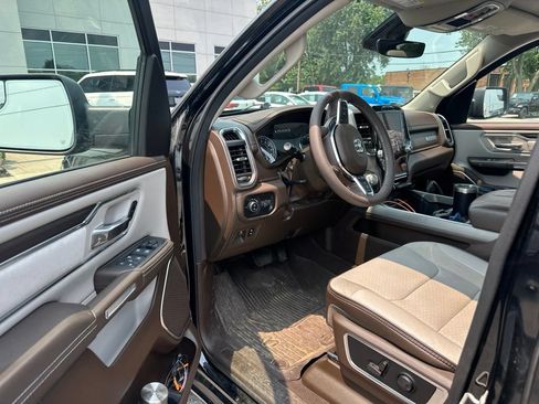Used 2025 RAM 1500 Laramie AWD/4WD image 5