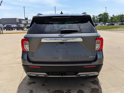 Used 2023 Ford Explorer XLT w/ Equipment Group 202A AWD/4WD image 4