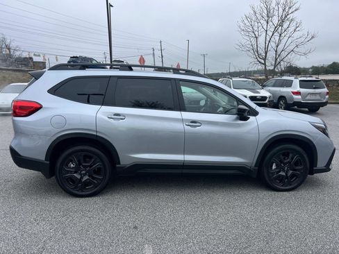 Certified 2025 Subaru Ascent Bronze Edition w/ Onyx Package image 8