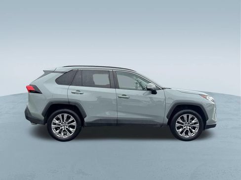 Used 2021 Toyota RAV4 XLE Premium FWD image 9