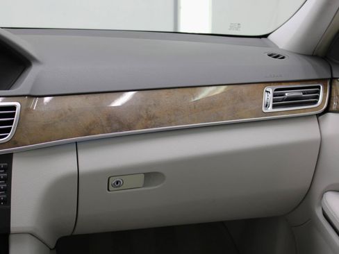 Used 2014 Mercedes-Benz E 350 Sedan w/ Premium 1 Package image 54
