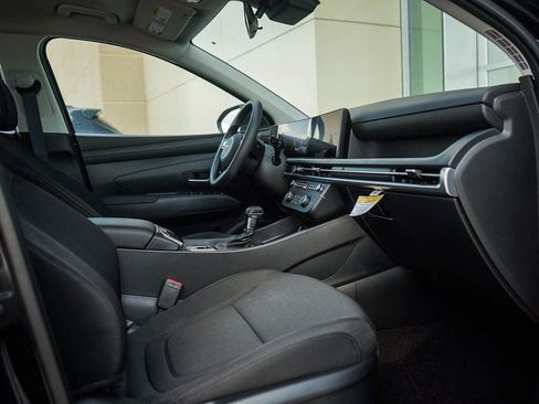 Certified 2026 Hyundai Tucson SE image 9