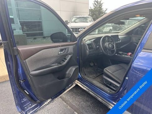 Used 2022 Nissan Rogue SV AWD/4WD image 10