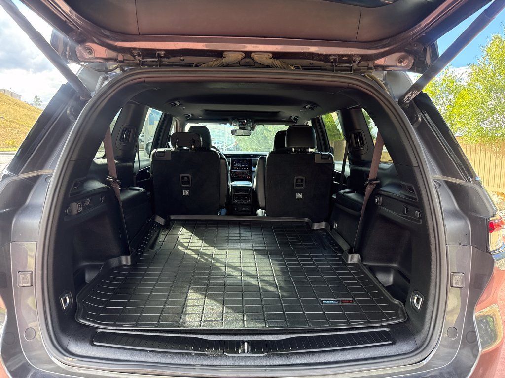 Used 2023 Jeep Grand Cherokee L Laredo AWD/4WD image 7