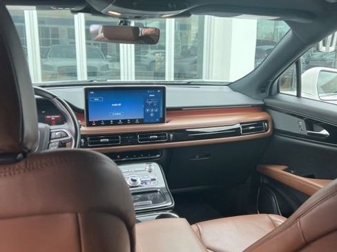 Used 2022 Lincoln Nautilus Reserve image 8