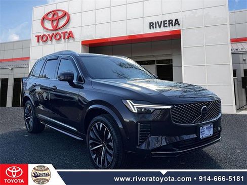 Used 2025 Volvo XC90 T8 Ultra image 2