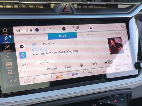 New 2026 Jeep Cherokee Overland image 18