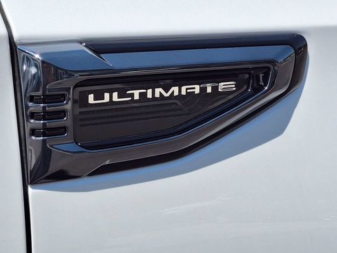 Used 2025 GMC Yukon Denali Ultimate AWD/4WD image 37