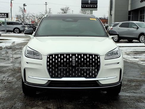 Certified 2023 Lincoln Corsair Reserve w/ Equipment Group 201A image 2