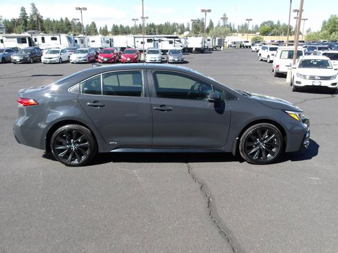 Used 2024 Toyota Corolla SE w/ SE Package AWD/4WD image 6