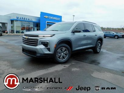 Used 2024 Chevrolet Traverse LT